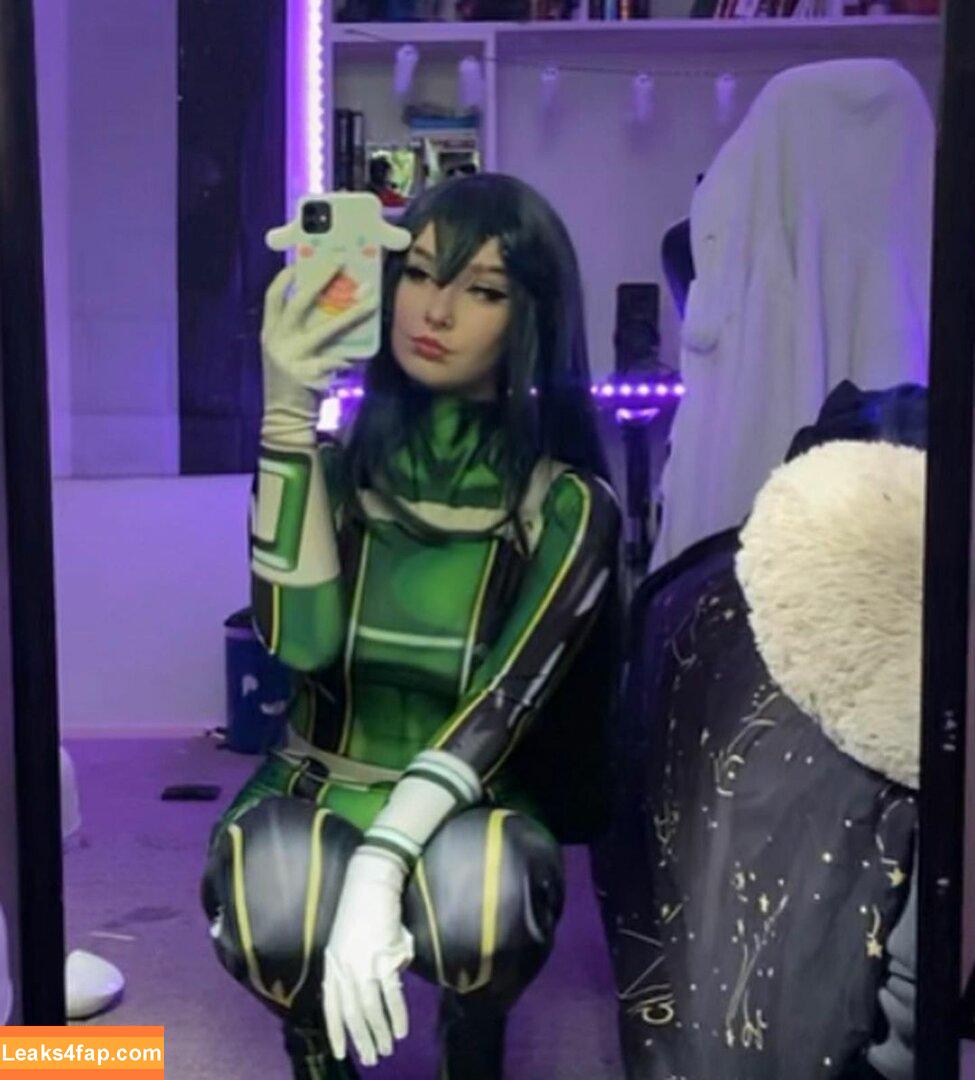 sylvieexo / sylvieecos / sylvieesxo leaked photo photo #0032