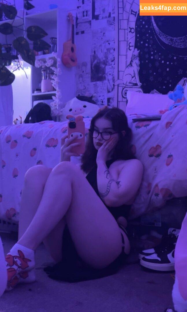 sylvieexo / sylvieecos / sylvieesxo leaked photo photo #0173