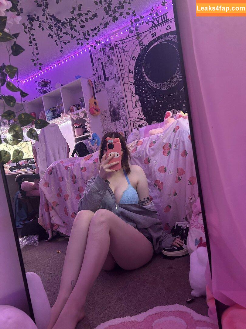 sylvieexo / sylvieecos / sylvieesxo leaked photo photo #0174