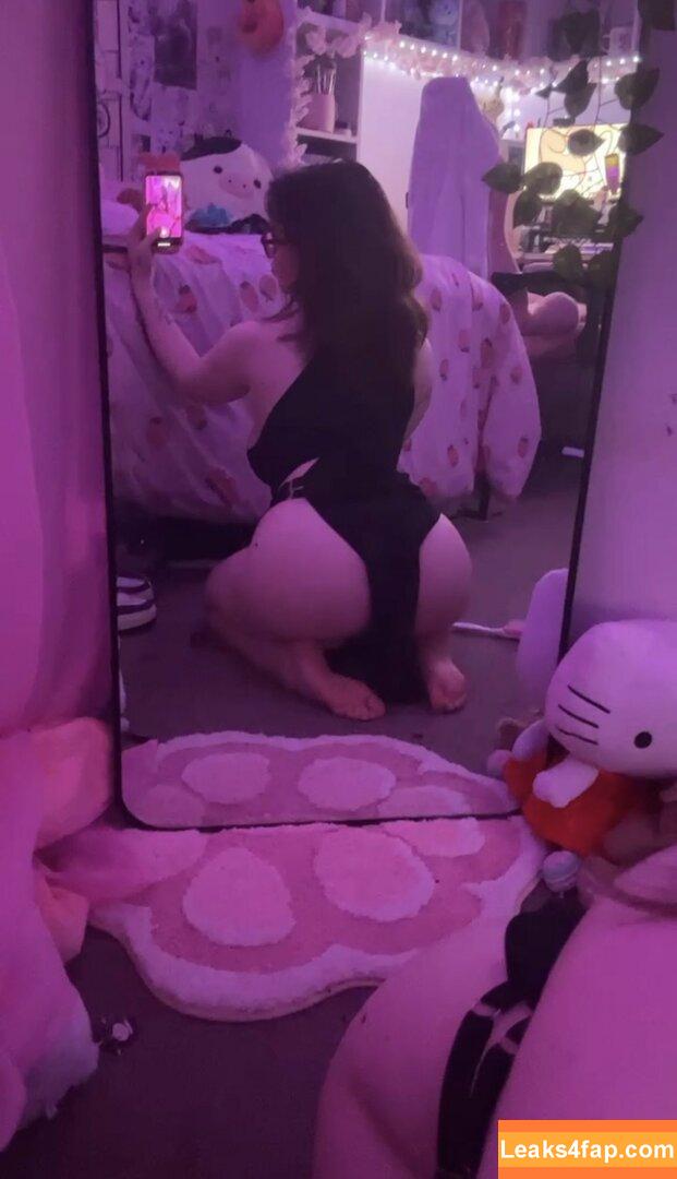 sylvieexo / sylvieecos / sylvieesxo leaked photo photo #0176