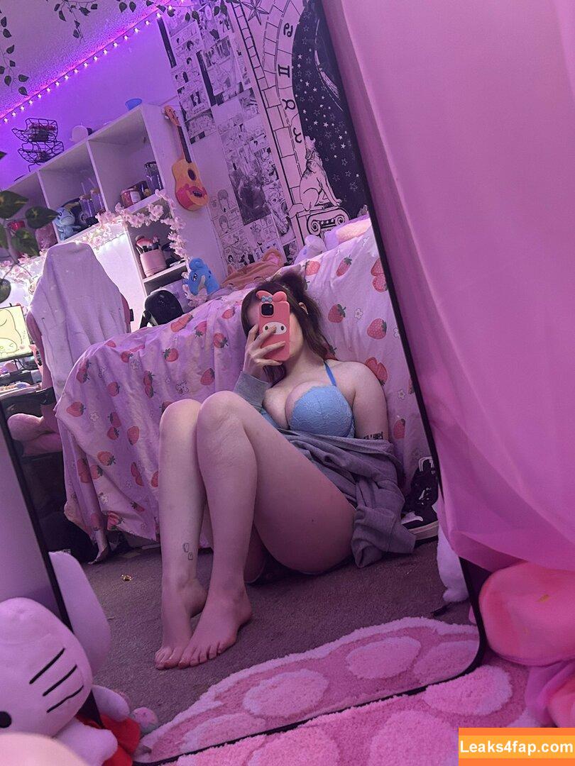 sylvieexo / sylvieecos / sylvieesxo leaked photo photo #0180