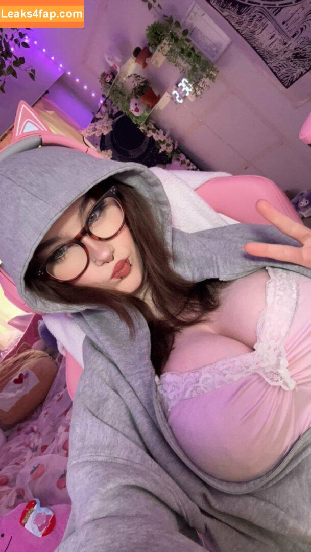 sylvieexo / sylvieecos / sylvieesxo leaked photo photo #0186