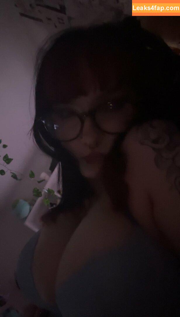 sylvieexo / sylvieecos / sylvieesxo leaked photo photo #0222