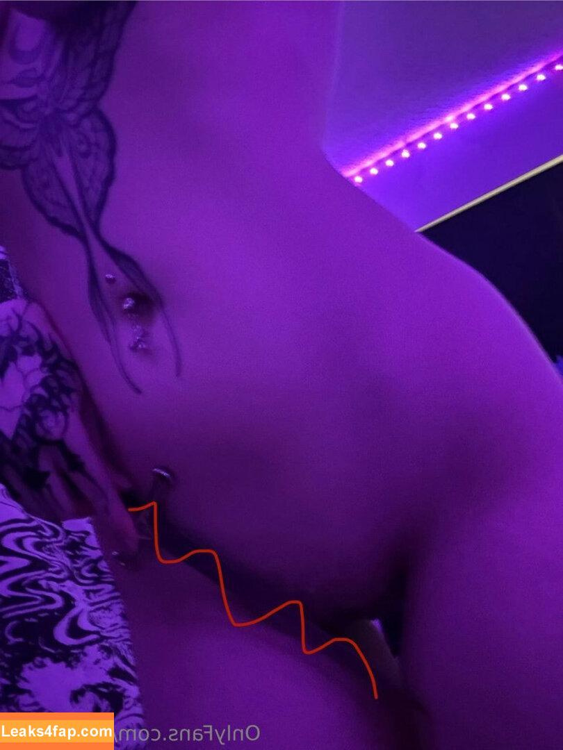 sylvieexo / sylvieecos / sylvieesxo leaked photo photo #0440