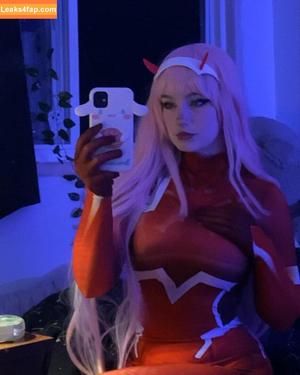 sylvieexo photo #0022