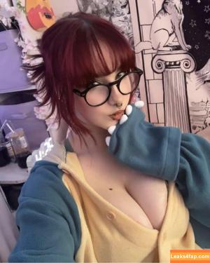 sylvieexo photo #0158