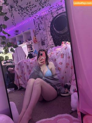 sylvieexo photo #0174