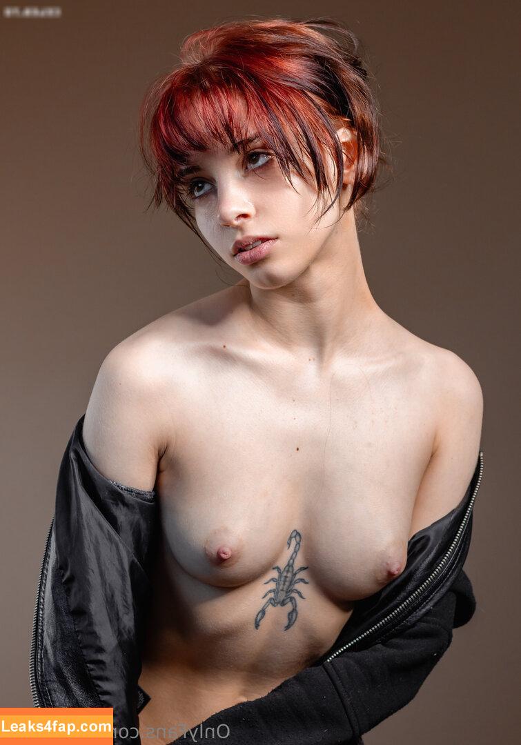 sylviefera /  leaked photo photo #0033