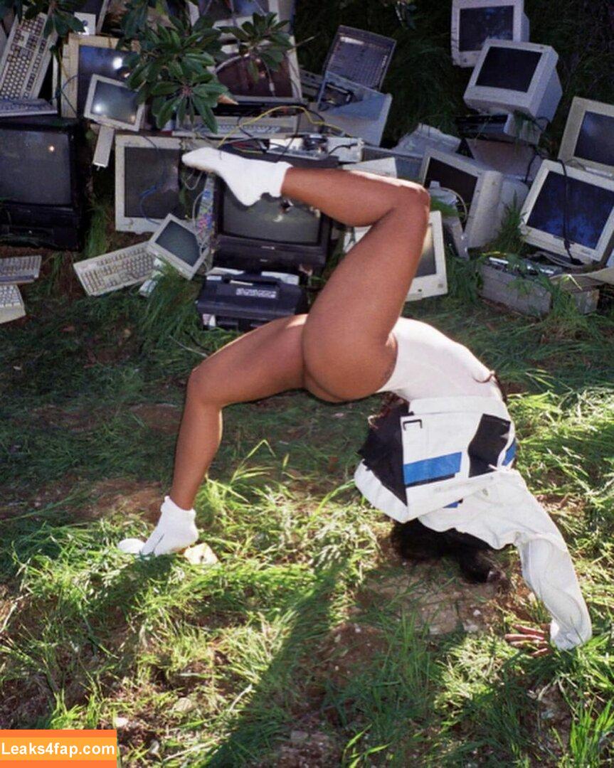 SZA / Solana Rowe / thejad3x leaked photo photo #0003