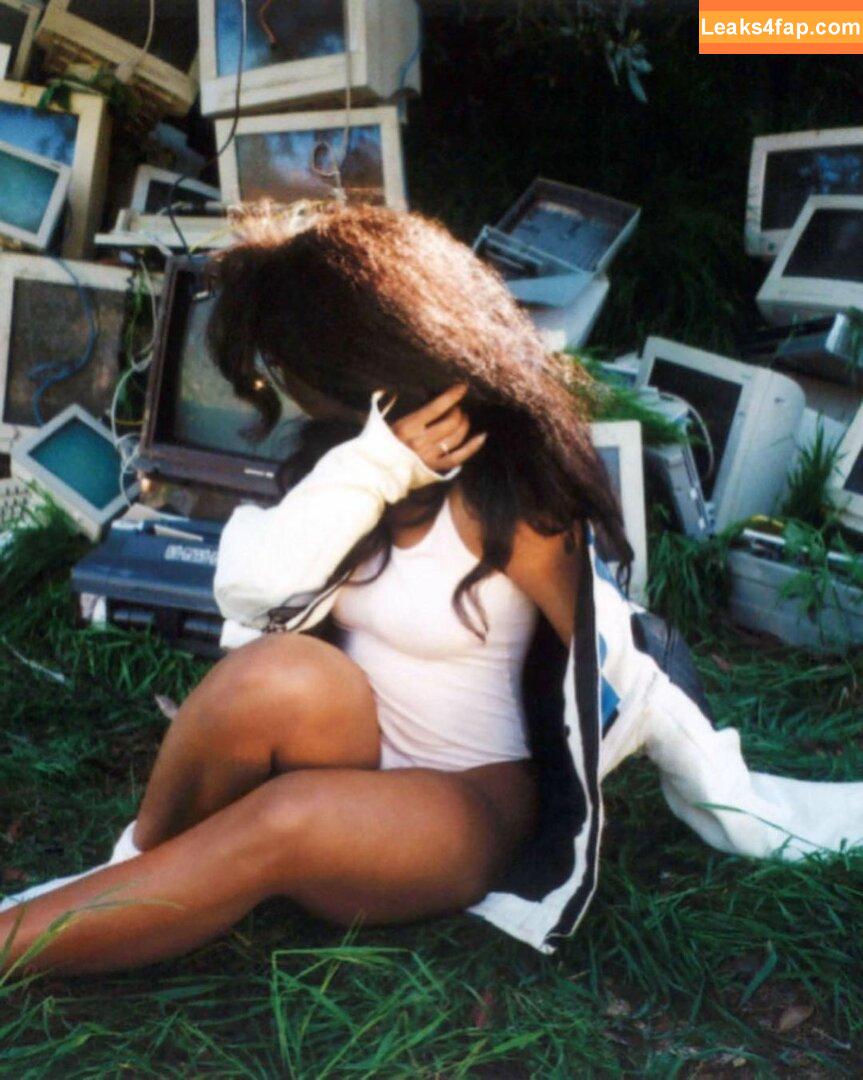 SZA / Solana Rowe / thejad3x leaked photo photo #0006