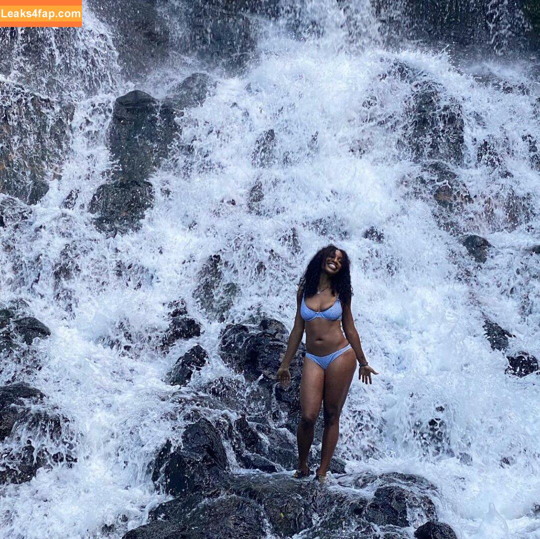 SZA / Solana Rowe / thejad3x leaked photo photo #0057