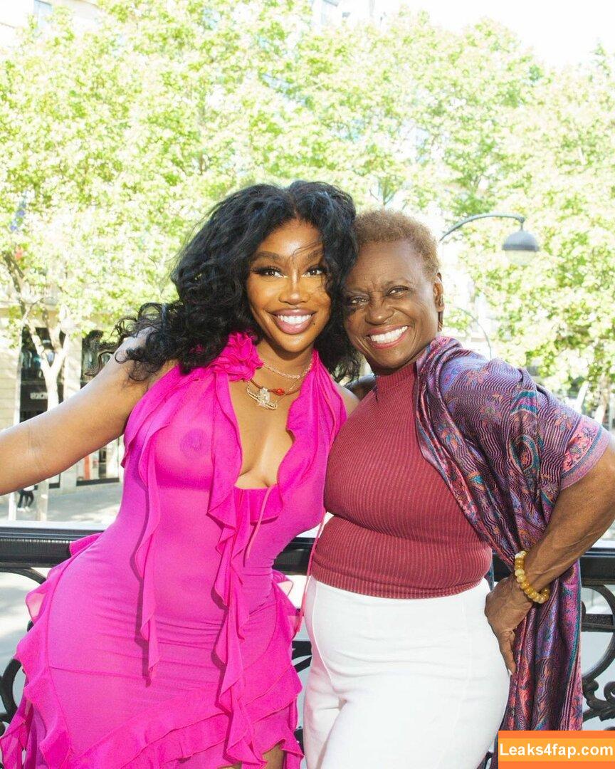 SZA / Solana Rowe / thejad3x leaked photo photo #0081