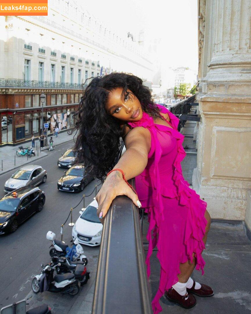 SZA / Solana Rowe / thejad3x leaked photo photo #0082