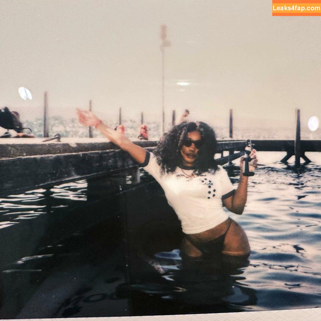 SZA / Solana Rowe / thejad3x leaked photo photo #0092