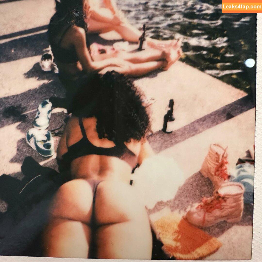 SZA / Solana Rowe / thejad3x leaked photo photo #0097