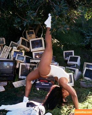 SZA photo #0004