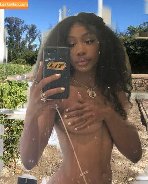 SZA photo #0031