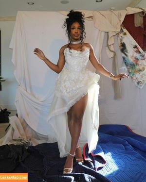 SZA photo #0040