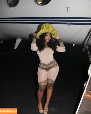 SZA photo #0055