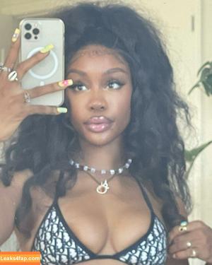 SZA photo #0282