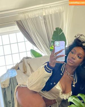 SZA photo #0285