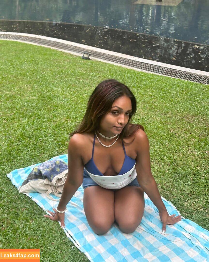 t.arshini / TVARSHINI1 leaked photo photo #0005