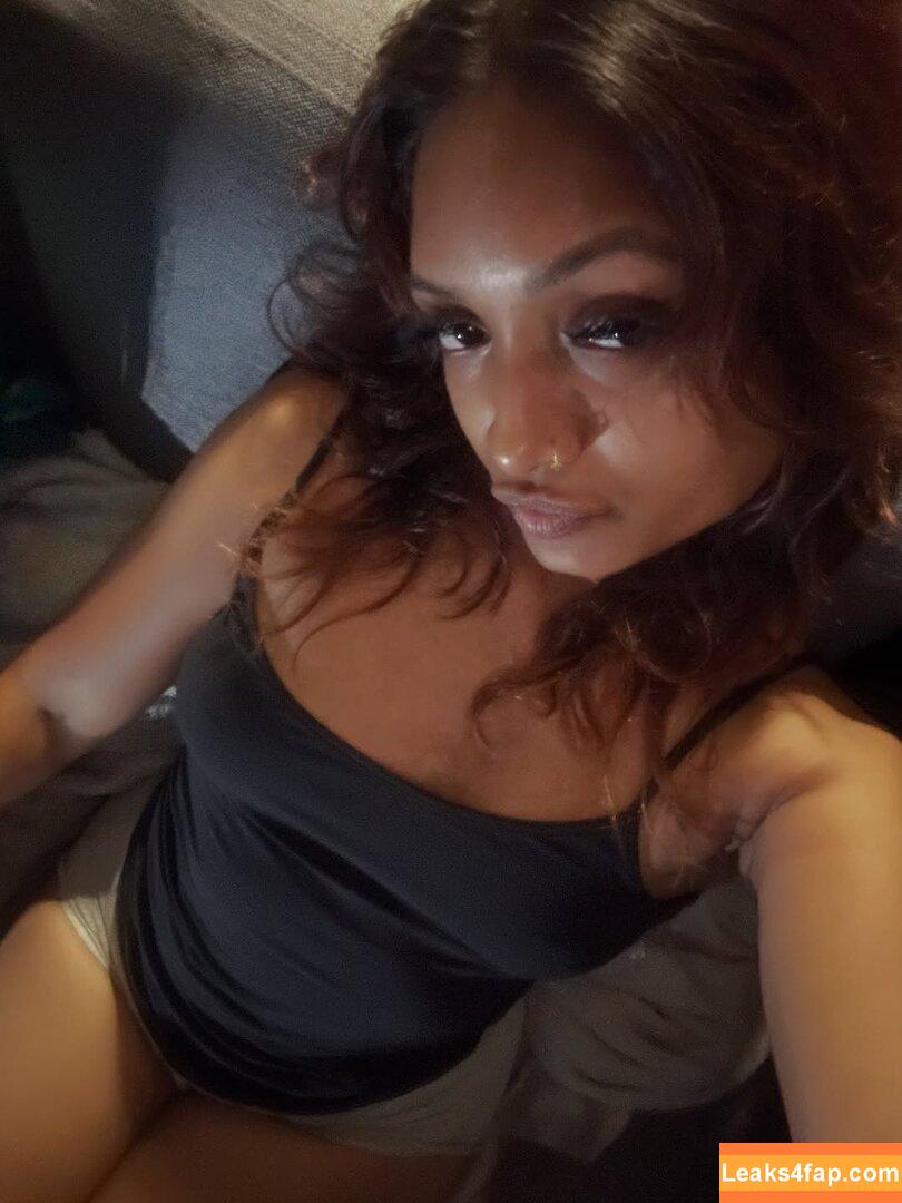 t.arshini / TVARSHINI1 leaked photo photo #0012