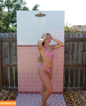 Tabitha Swatosh photo #0040