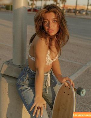 Tabitha Swatosh photo #0142