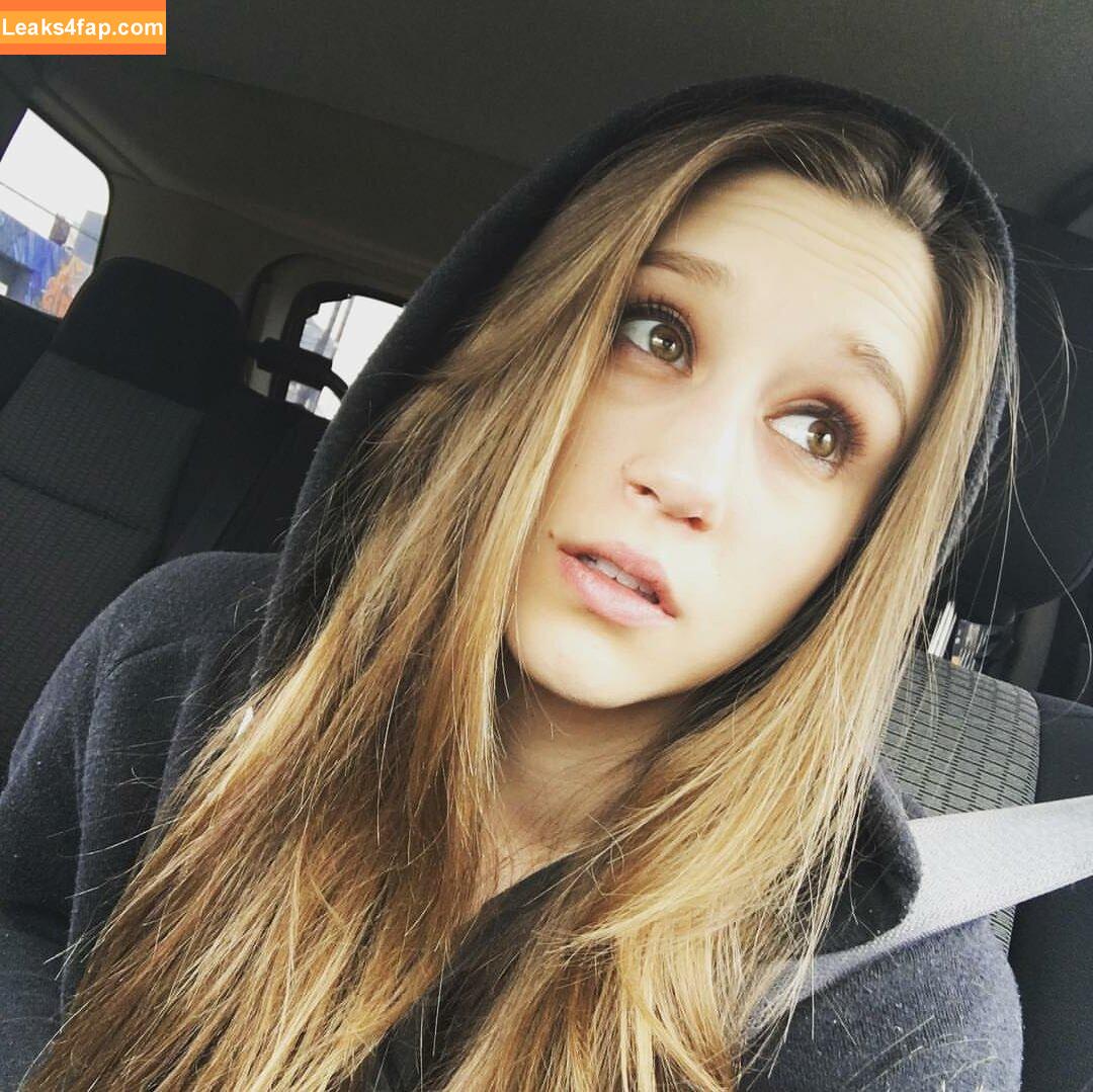 Taissa Farmiga / taissafarmiga leaked photo photo #0095