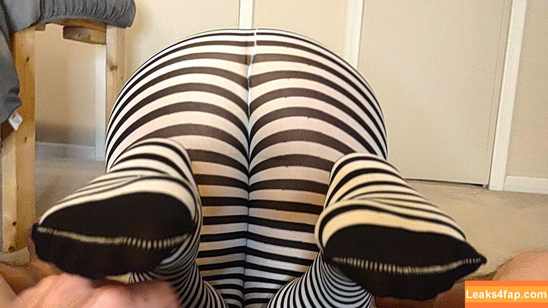 take_my_feet / takemyfeet leaked photo photo #0073