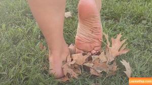 take_my_feet photo #0061