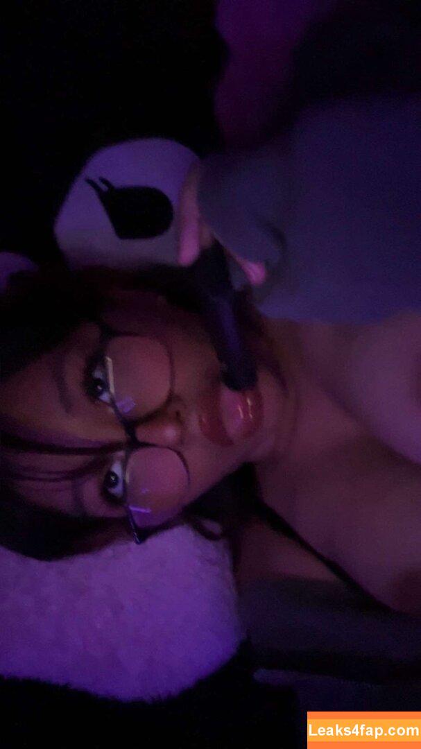 Takku Nsfw / luvlyslutg / takkunxx leaked photo photo #0008