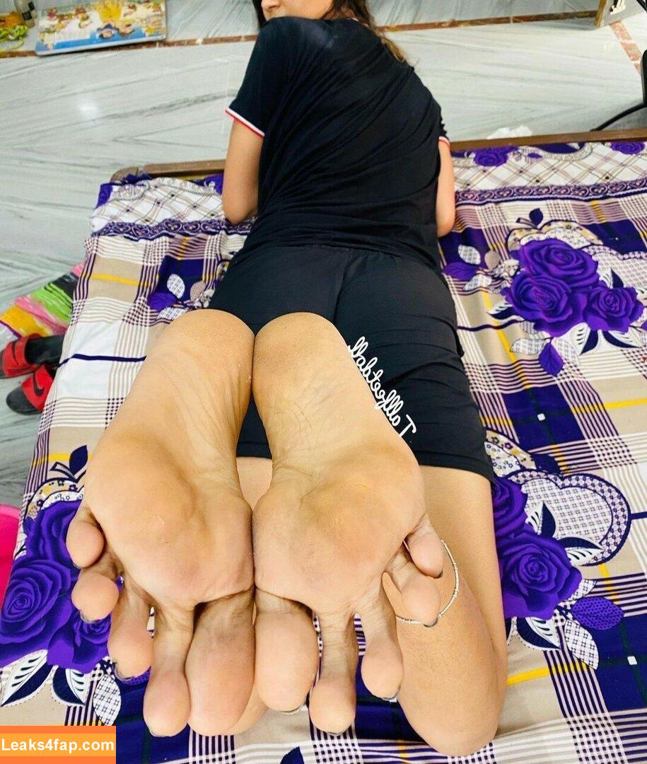 tallfeetdoll15 / bigfeetdoll leaked photo photo #0019