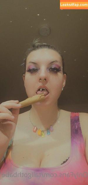 tallgothbabe14 photo #0011