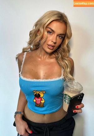 Tallia Storm photo #0393