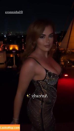 Tallia Storm photo #0934