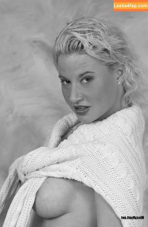 Tammy Lynn Sytch photo #0086