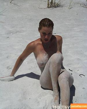 Tammy Lynn Sytch photo #0099
