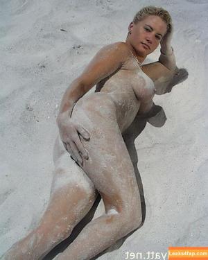 Tammy Lynn Sytch photo #0104