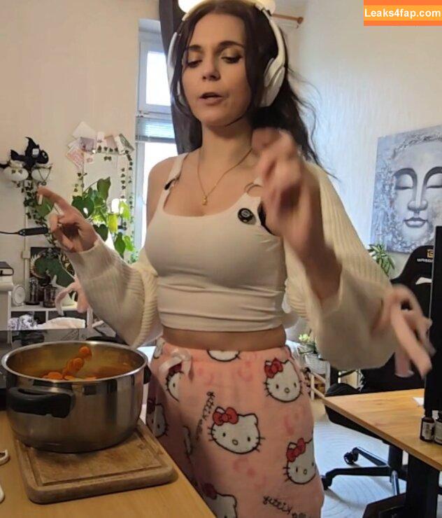 Tania Derveaux / Athene's GF / TaniaUncensored / https: / itaniauncensored слитое фото фото #0056