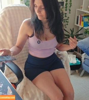 Tania Derveaux photo #0003