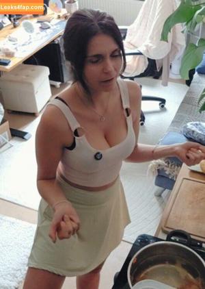 Tania Derveaux photo #0016