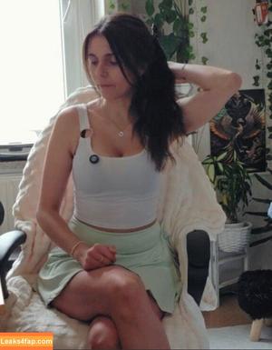 Tania Derveaux photo #0017