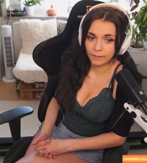 Tania Derveaux photo #0038