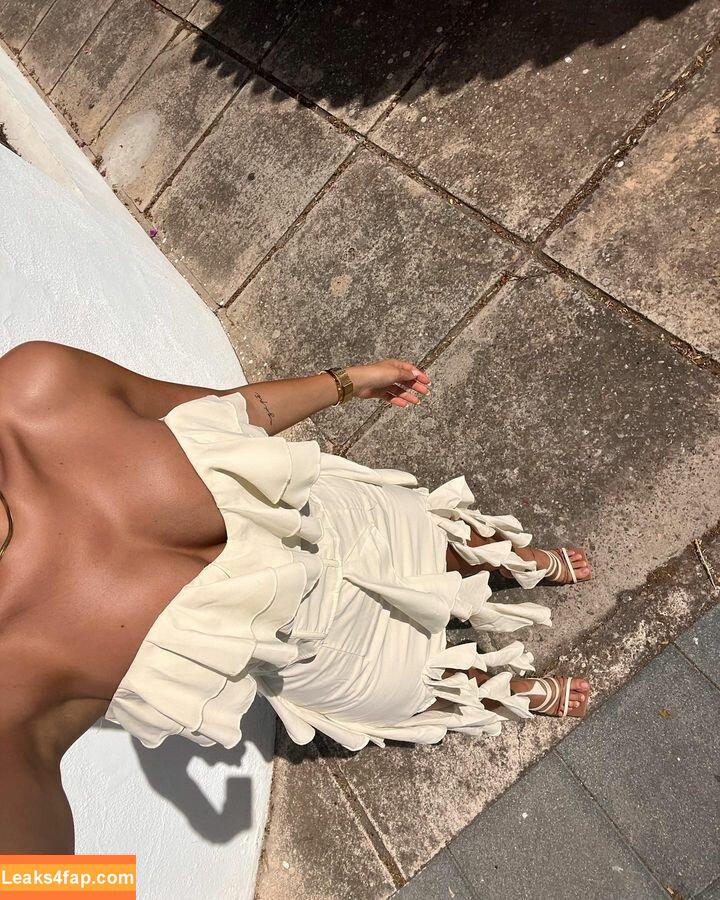 Tania Medina / taniamedinnna слитое фото фото #0135