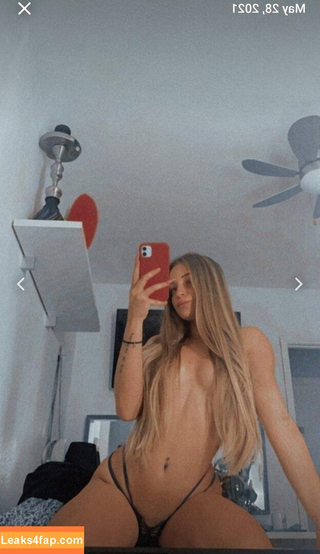 taniiaagsantanaa /  leaked photo photo #0040