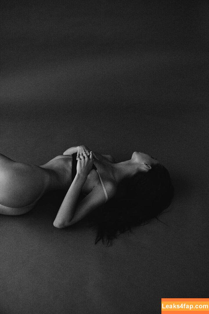 Tanya Sizova / tanua.ts слитое фото фото #0149