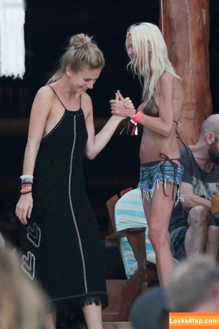 Tara Reid / TaraReid leaked photo photo #0235