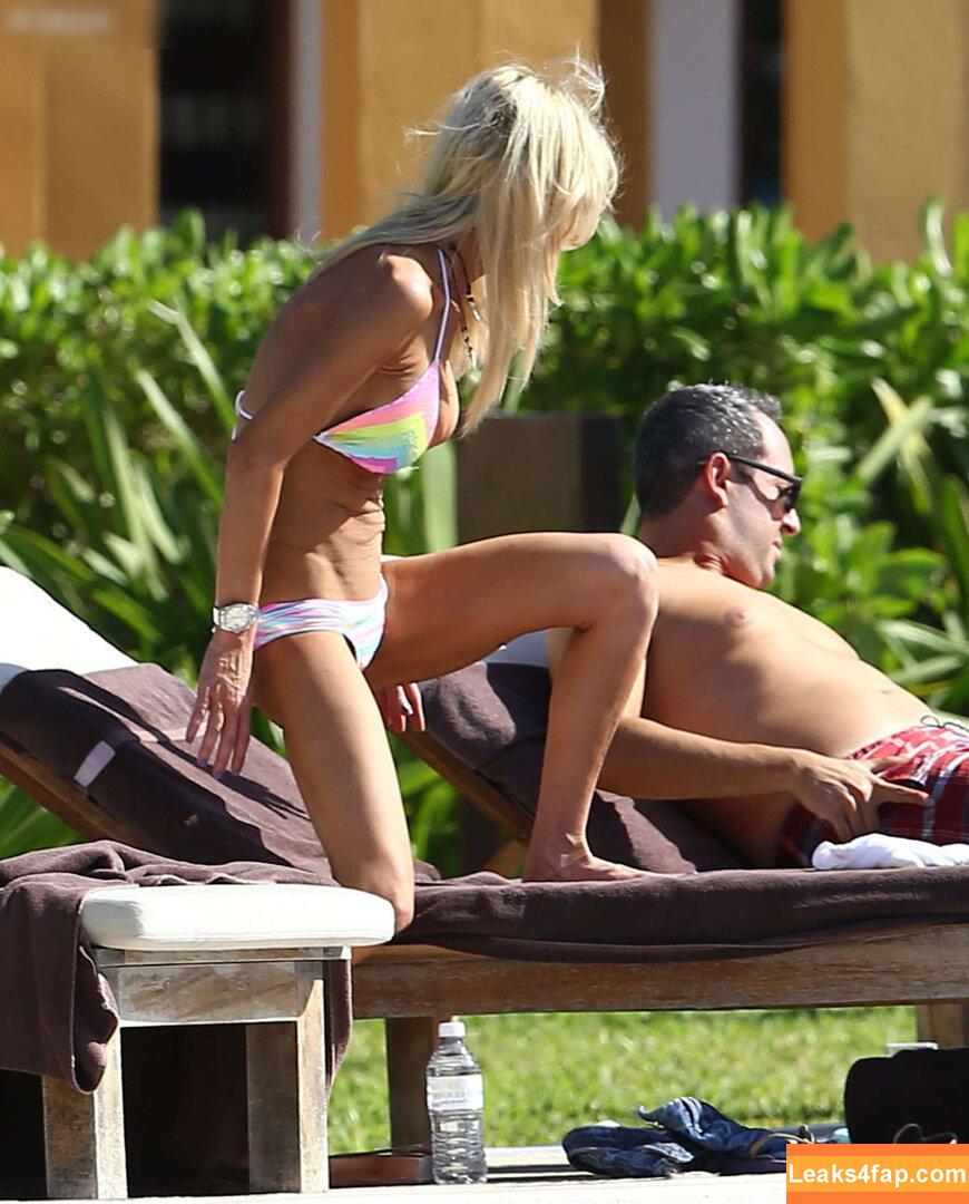 Tara Reid / TaraReid leaked photo photo #0352